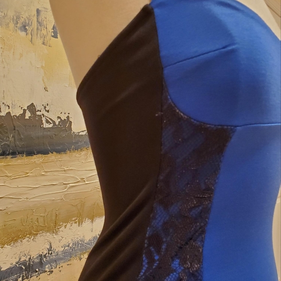 BLUE AND BLACK SHORT LACE FRONT DRESS - Picture 4 of 4